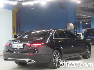 Mercedes-Benz E-Class E300e 4MATIC Exclusive 2021 года из Южной Кореи