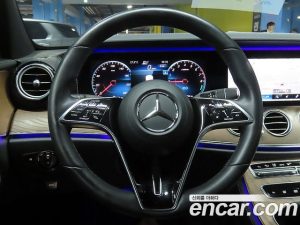 Mercedes-Benz E-Class E300e 4MATIC Exclusive 2021 года из Южной Кореи