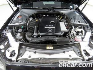 Mercedes-Benz E-Class E300e 4MATIC Exclusive 2021 года из Южной Кореи