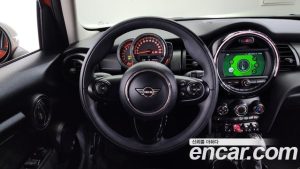 Mini Cooper 5Door DEFAULT 2019 года из Южной Кореи