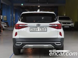 Kia Seltos Бензин 1.6 Turbo 2WD 2021 года из Южной Кореи