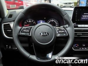 Kia Seltos Бензин 1.6 Turbo 2WD 2021 года из Южной Кореи
