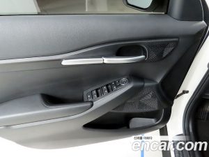 Kia Seltos Бензин 1.6 Turbo 2WD 2021 года из Южной Кореи