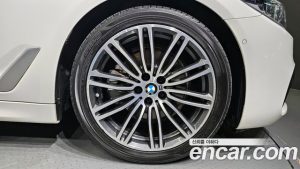 BMW 5-Series 520d M Sport Plus 2020 года из Южной Кореи