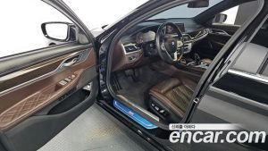 BMW 7-Series 740d xDrive Design Pure Excellence 2020 года из Южной Кореи