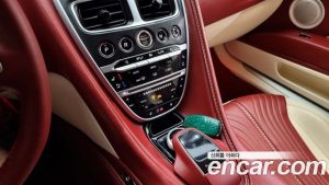 Astonmartin DB11 4.0 V8 Coupe 2019 года из Южной Кореи