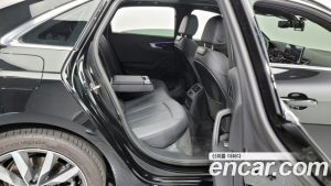 Audi A4 40 TFSI Premium 2023 года из Южной Кореи