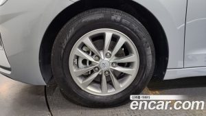 Hyundai AVANTE 1.6 2020 года из Южной Кореи