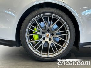 Porsche Panamera 2.9 AWD E-하이브리드 платина Edition 2023 года из Южной Кореи