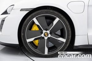 Porsche Taycan 4S 2021 года из Южной Кореи
