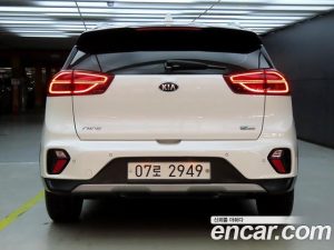 Kia Niro 1.6 HEV 2020 года из Южной Кореи