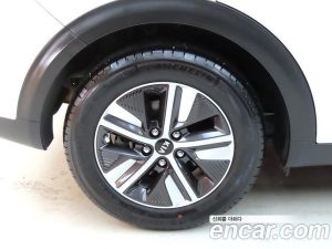 Kia Niro 1.6 HEV 2020 года из Южной Кореи