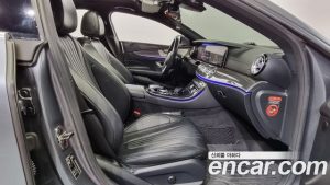 Mercedes-Benz CLS-Class CLS300d AMG Line 2020 года из Южной Кореи