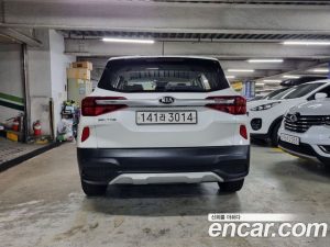 Kia Seltos Дизель 1.6 2WD 2022 года из Южной Кореи