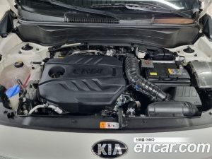 Kia Seltos Дизель 1.6 2WD 2022 года из Южной Кореи