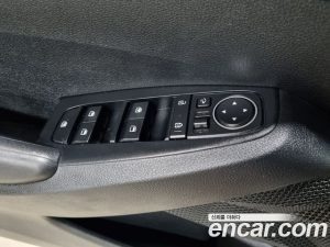 Kia Seltos Дизель 1.6 2WD 2022 года из Южной Кореи