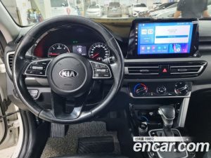 Kia Seltos Дизель 1.6 2WD 2022 года из Южной Кореи