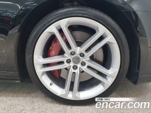 Audi S8 4.0 TFSI 4WD LWB 2020 года из Южной Кореи