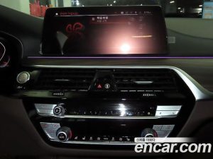 BMW 5-Series 520d Luxury Plus 2020 года из Южной Кореи