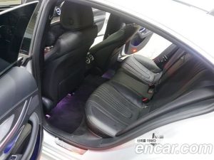 Mercedes-Benz CLS-Class CLS300d AMG Line 2020 года из Южной Кореи