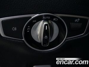 Mercedes-Benz CLS-Class CLS300d AMG Line 2020 года из Южной Кореи