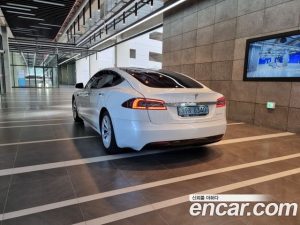 Tesla Model S LONG RANGE 2019 года из Южной Кореи