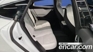 Tesla Model S LONG RANGE 2019 года из Южной Кореи