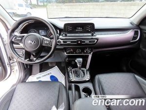 Kia Seltos Бензин 1.6 Turbo 2WD 2020 года из Южной Кореи