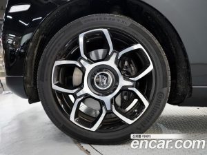 Rolls-Royce Cullinan 6.7 V12 Black Badge 2021 года из Южной Кореи