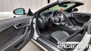 Jaguar F-TYPE P300 Cabriolet 2021 года из Южной Кореи