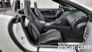 Jaguar F-TYPE P300 Cabriolet 2021 года из Южной Кореи