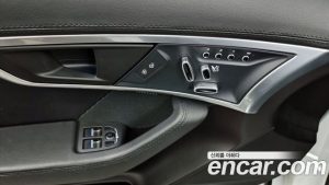 Jaguar F-TYPE P300 Cabriolet 2021 года из Южной Кореи