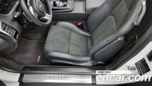 Jaguar F-TYPE P300 Cabriolet 2021 года из Южной Кореи