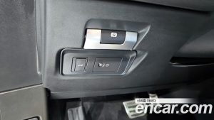 Land Rover Range Rover Evoque D180 R-Dynamic SE 2020 года из Южной Кореи