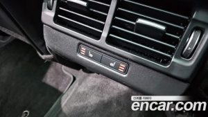 Land Rover Range Rover Evoque D180 R-Dynamic SE 2020 года из Южной Кореи