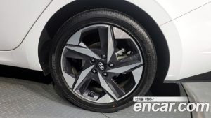 Hyundai AVANTE Inspiration 2021 года из Южной Кореи