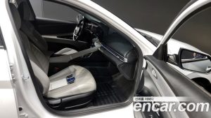 Hyundai AVANTE Inspiration 2021 года из Южной Кореи