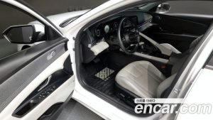 Hyundai AVANTE Inspiration 2021 года из Южной Кореи