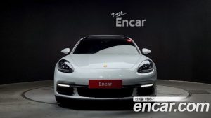 Porsche Panamera 3.0 AWD 2020 года из Южной Кореи