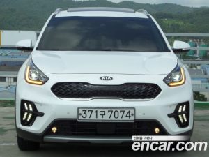 Kia Niro 1.6 HEV 2020 года из Южной Кореи