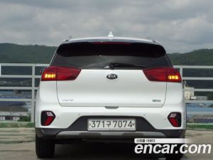 Kia Niro 1.6 HEV 2020 года из Южной Кореи