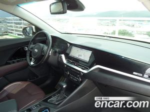 Kia Niro 1.6 HEV 2020 года из Южной Кореи