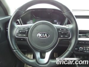 Kia Niro 1.6 HEV 2020 года из Южной Кореи