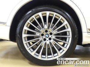 BMW X7 xDrive 40i Design Pure Excellence 7-Seater 2021 года из Южной Кореи