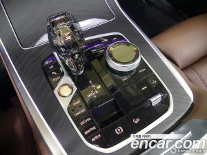 BMW X7 xDrive 40i Design Pure Excellence 7-Seater 2021 года из Южной Кореи