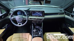 Kia K5 Signature 2021 года из Южной Кореи