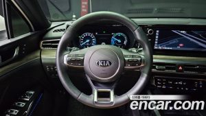 Kia K5 Signature 2021 года из Южной Кореи