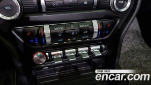 Ford Mustang Cabriolet 2023 года из Южной Кореи