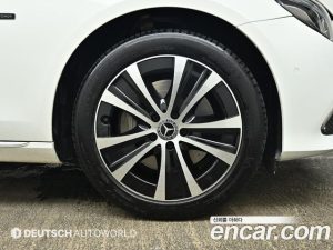 Mercedes-Benz E-Class E300e 4MATIC Exclusive 2020 года из Южной Кореи