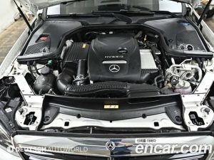 Mercedes-Benz E-Class E300e 4MATIC Exclusive 2020 года из Южной Кореи